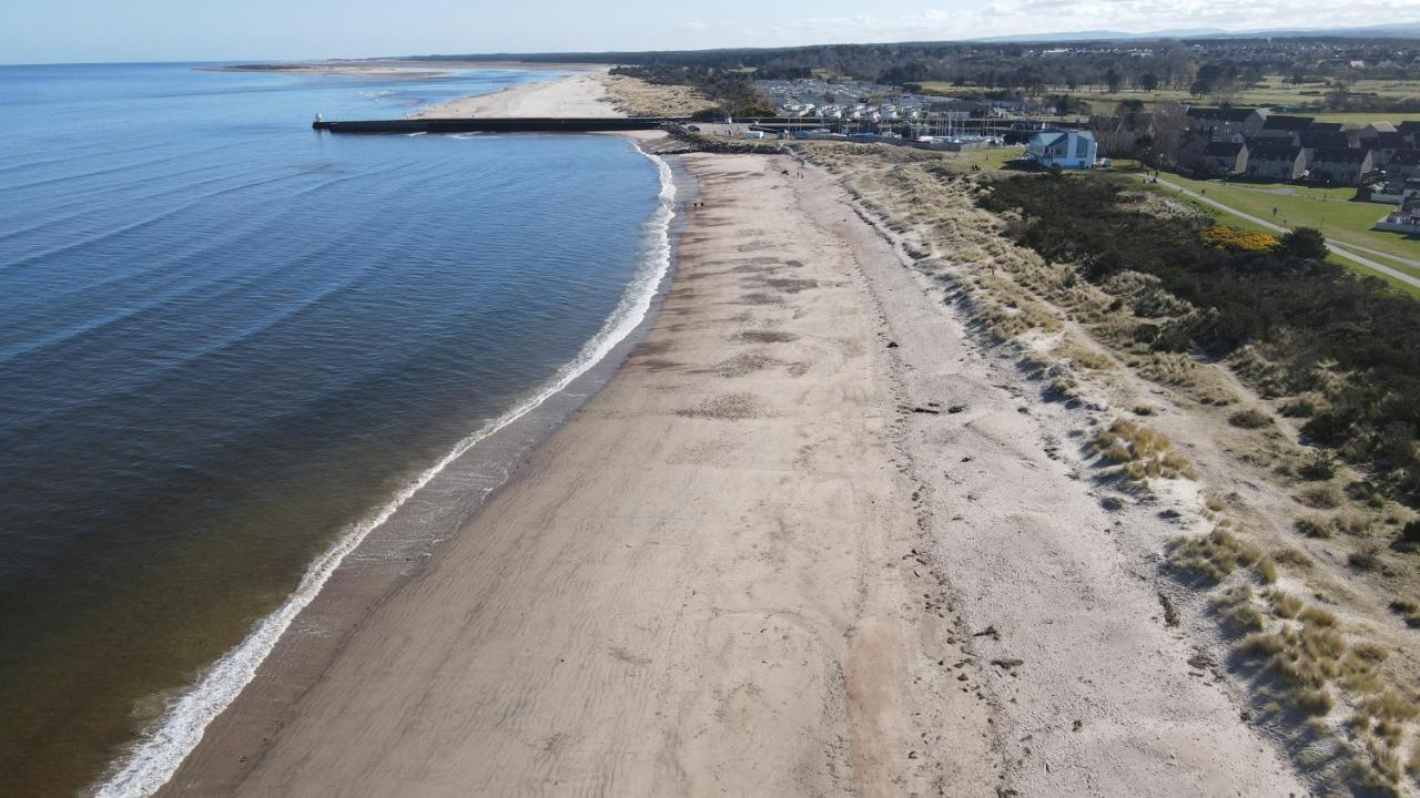 Colin Young Place Nairn Exterior photo